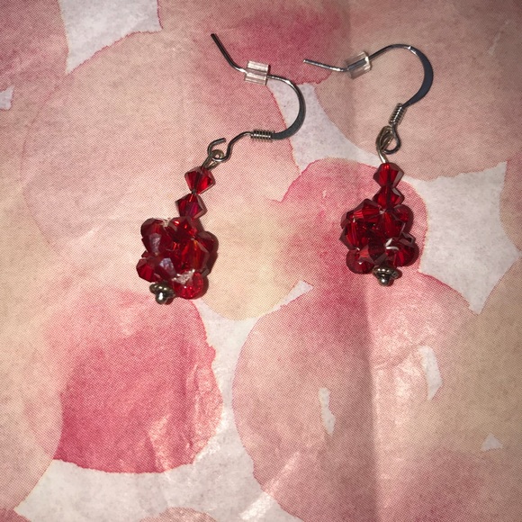 Red crystal Earrings - Picture 1 of 4